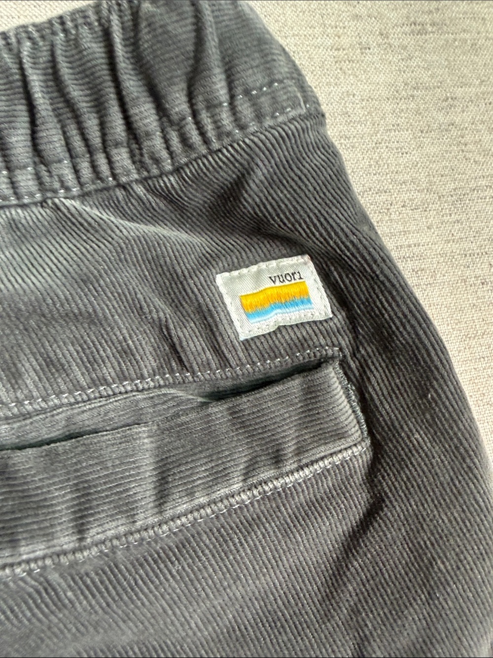 Vuori Men's stretchy Corduroy Shorts - Charcoal Gray - Picture 3 of 5